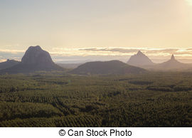 Glasshouse Mountains clipart #5, Download drawings