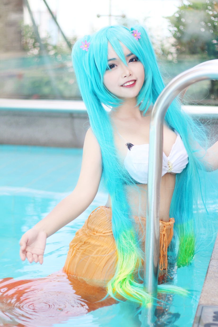 Sona Pool Party - Autumn(Surin) Sona Pool Party コ ス プ レ 写 真 - WorldCosplay....