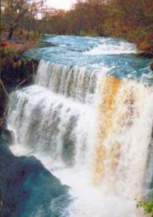 Sgwd Isaf Clun-gwyn Waterfall clipart